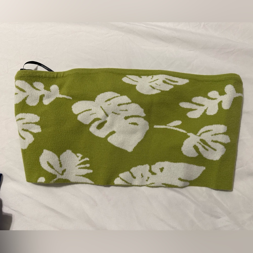 Forever 21 super crop top size L NWT